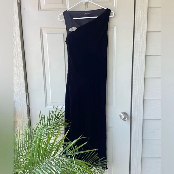 Lafayette 148 NY Black Velvet Maxi Dress Sz 4 with Brooch Christmas‎ New Year - Picture 2 of 11